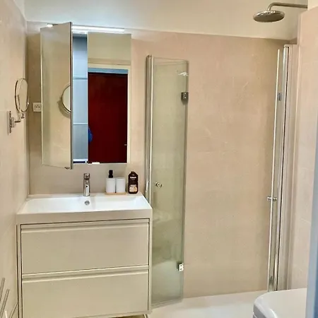 Sea View Pool Air Conditioning 300m Rated 3 Stars *